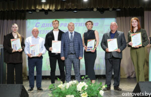 Работники физической культуры и спорта Островетчины принимали поздравления
