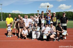 «Мама, папа и я – здоровая семья»: в Островце прошёл семейный праздник спорта