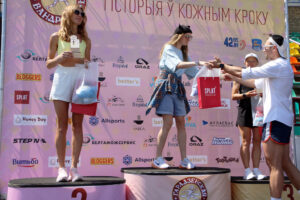 На пьедестал «Гарадзенскай вандроўкі» забежала островчанка Людмила Зенькова